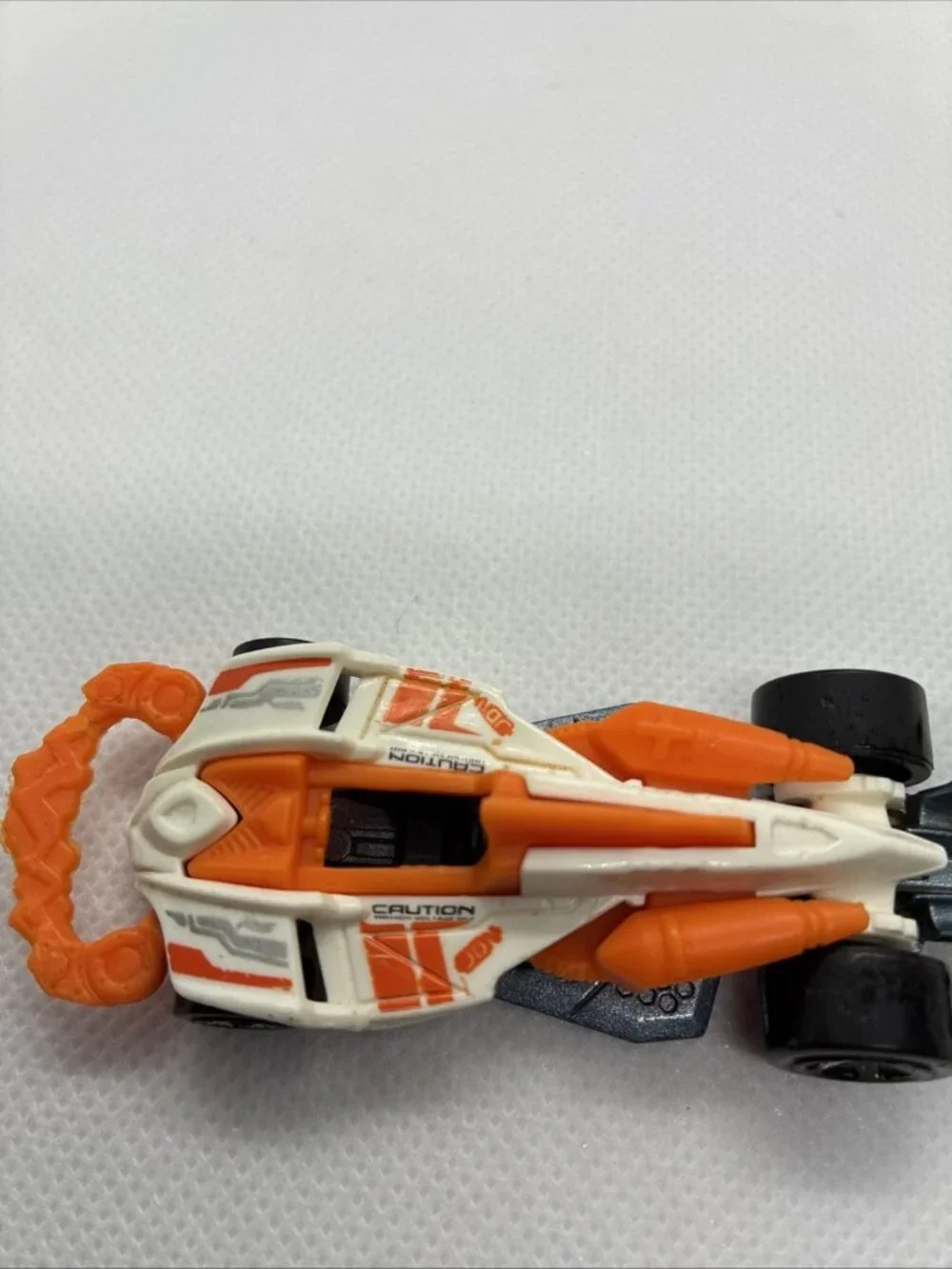 Hot Wheels Wattzup HW City Future Fleet White Orange Diecast Car 2013 Mattel